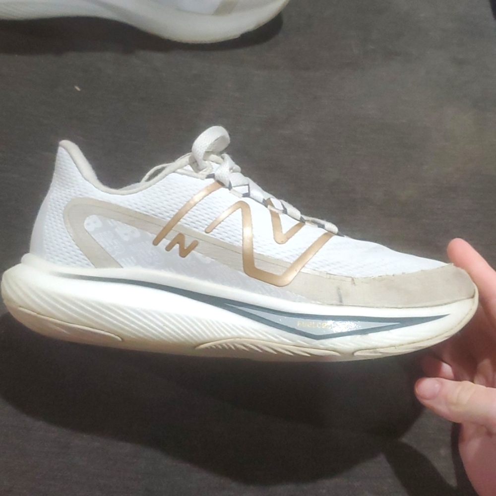 New Balance Fuelcell Rebel v3, size 7.5